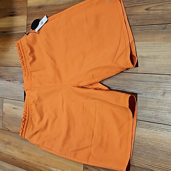🆕 Kenneth Cole active shorts - Picture 1 of 6